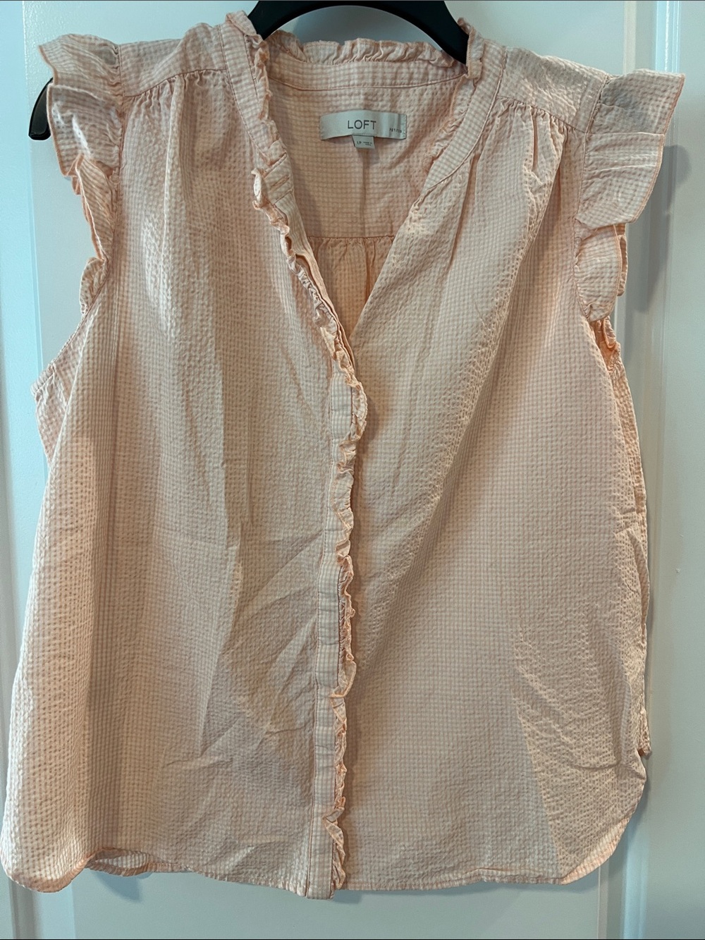 LOFT Women's peach Ruffle Sleeveless Seersucker Top